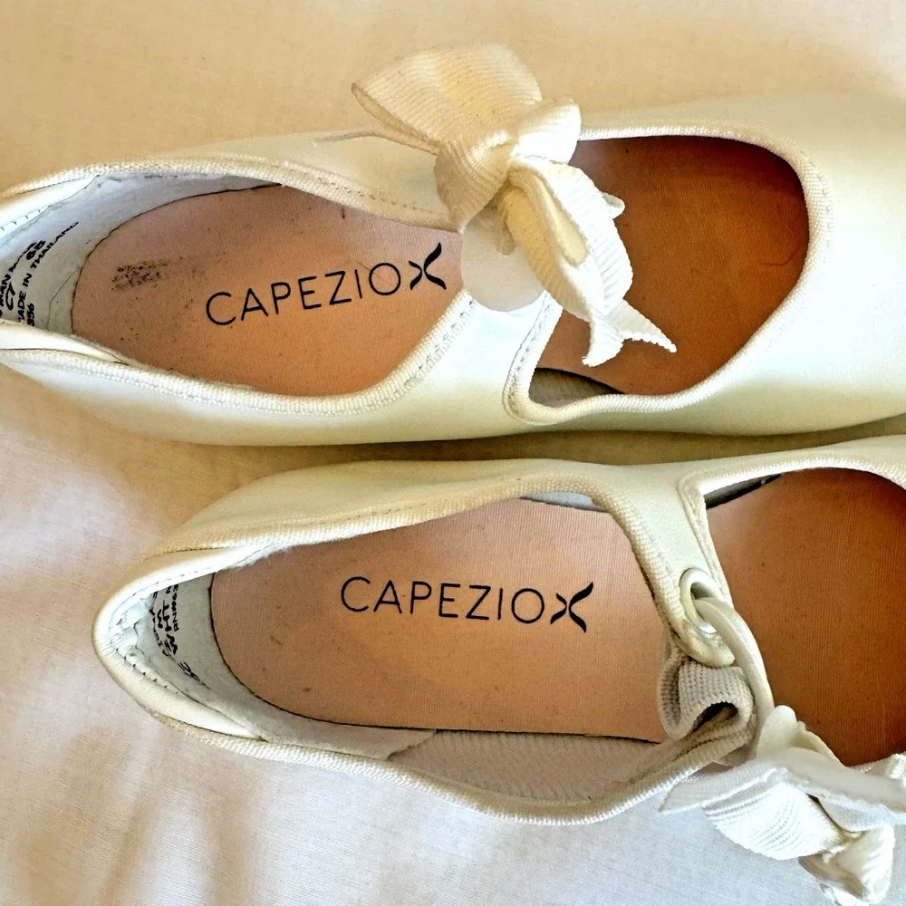 Capezio Girls Tap Dance Shoes Youth Tele Tone Size 13.5 White Elastic Bow‎